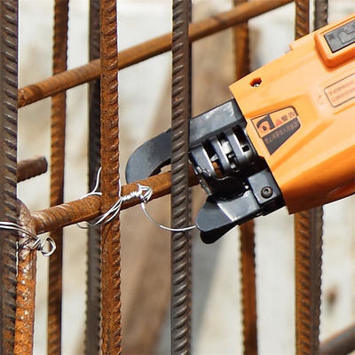 1500/4500mah Capacidade da bateria Máquina de amarração de barras de aço totalmente automática para construção
