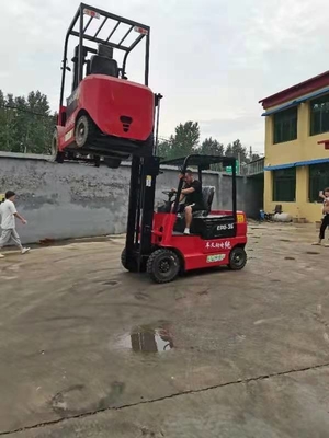 Camiões eletrodomésticos autocarregados de 1,5-3 toneladas para carregamento e descarregamento em armazém