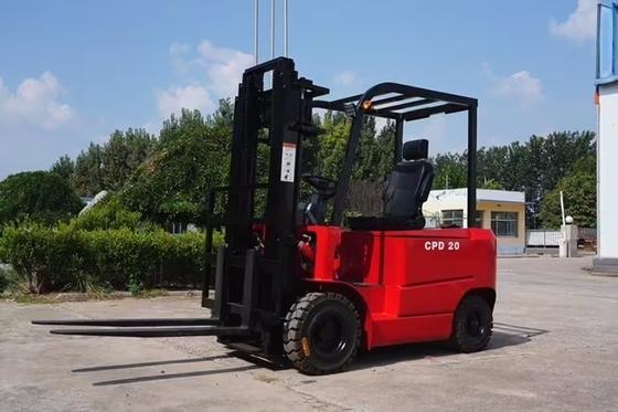 2000 kg Peso Plataforma telescópica de elevação de empilhadeira para todo o terreno e autocarregamento