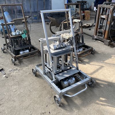 Fácil de operar Máquina de fabricação de tijolos de interligação manual Máquina de fabricação de blocos