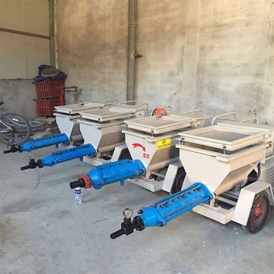 Distância de pulverização de 20 m Máquina de pulverização de argamassa de tipo parafusado
