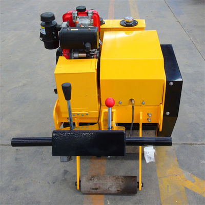 0.8 toneladas de rolamento de estrada vibratório de tambor único com 30% de capacidade de classificação