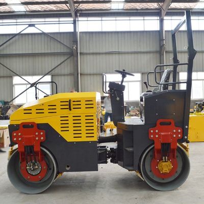 Força excitante 32KN Tipo de caminhada automática Asfalto Vibrante Roller de estrada para compactação