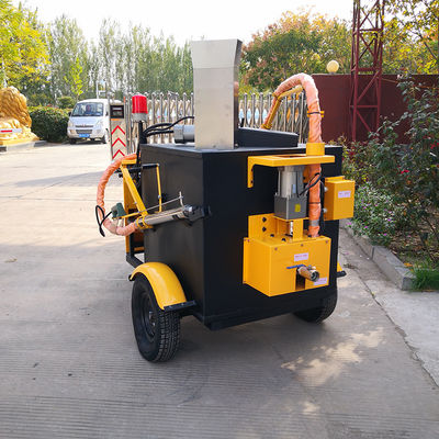 Máquina de enchimento de estradas com selante de asfalto para construção de estradas, montada em veículos