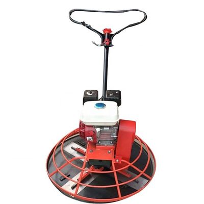 Compactação suave de superfícies de betão com uma tralha hidráulica movida a gasolina