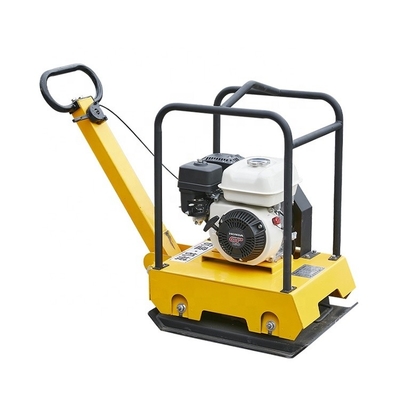 Aumente a sua produtividade com o compactador de placas vibratórias C90T e o motor a gasolina