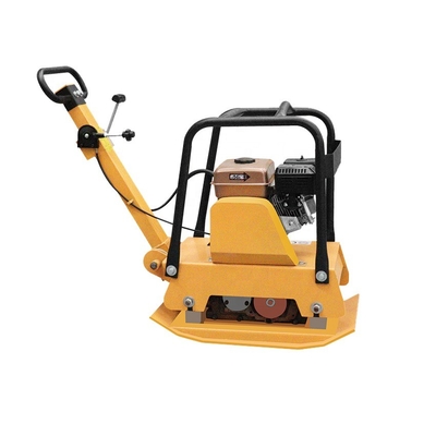Aumente a sua produtividade com o compactador de placas vibratórias C90T e o motor a gasolina
